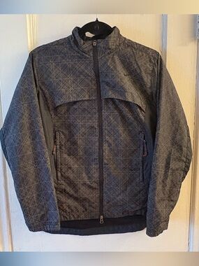 Black and Gray Patterned Running Lightweight Jacket -Nike